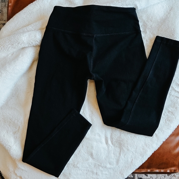 GapFit Black High Rise Performance Leggings (Size S) - Picture 4 of 5
